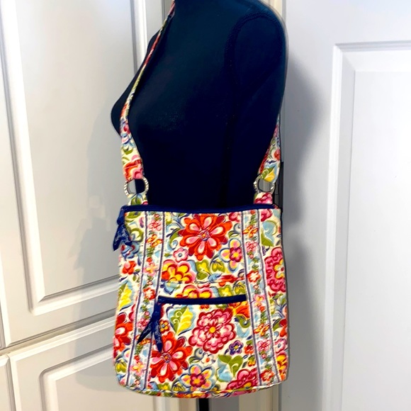 Vera Bradley Handbags - Vera Bradley floral crossbody purse